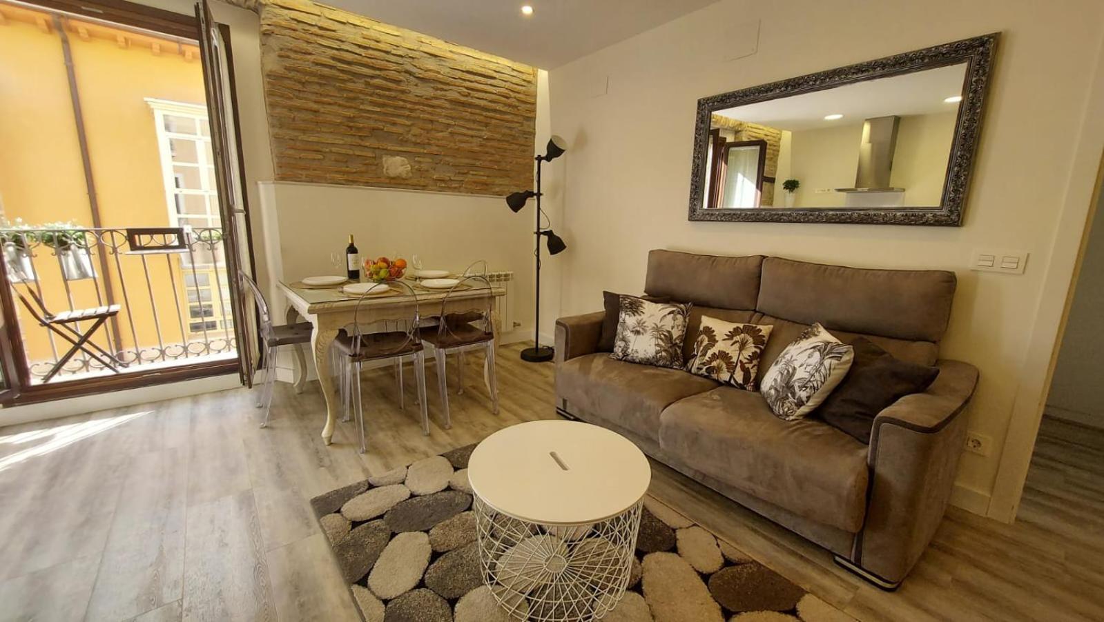 Apartment El Rincon De Valeria By Unique Burgos